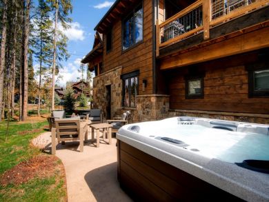 Four Bedroom Upscale Ski Home Perfect for Entertaining